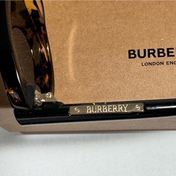 Burberry Black and Tan Sunglasses
4-A - Picture 7 of 7